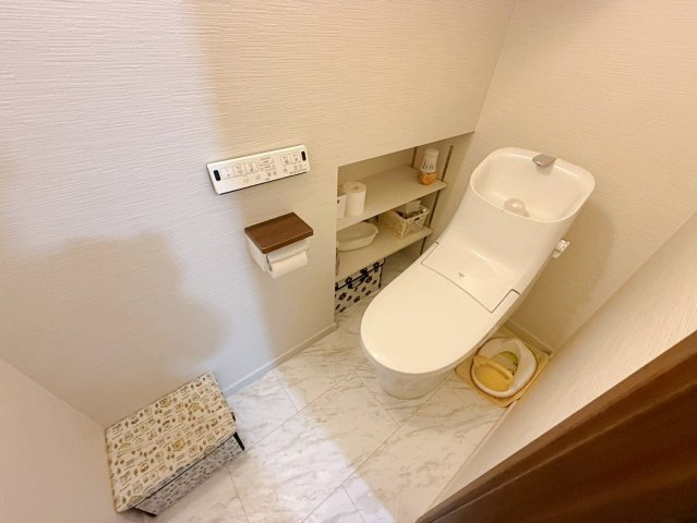 泉大津市曽根町2丁目　中古戸建のトイレ