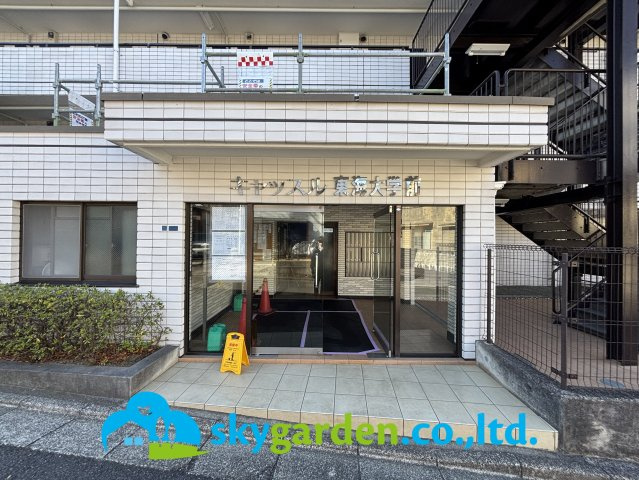 キャッスル東海大学前マンションのエントランス