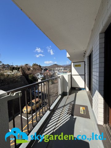 キャッスル東海大学前マンションのバルコニー