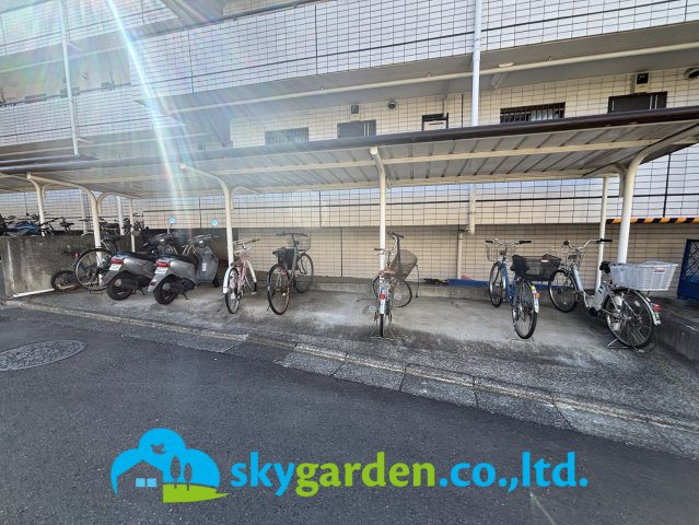 キャッスル東海大学前マンションの駐輪場