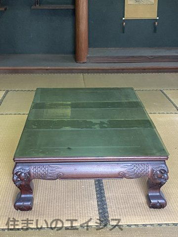 八代市本町中古戸建　国登録有形文化財の和室|紫檀のテーブルです