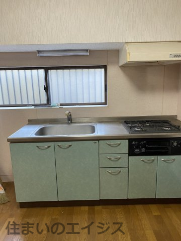 八代市本町中古戸建　国登録有形文化財のキッチン|コンパクトなキッチンで掃除もラクラク