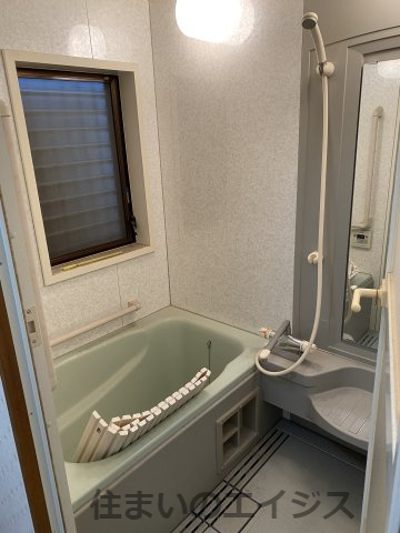 八代市本町中古戸建　国登録有形文化財の浴室|コンパクトで使いやすいお風呂です