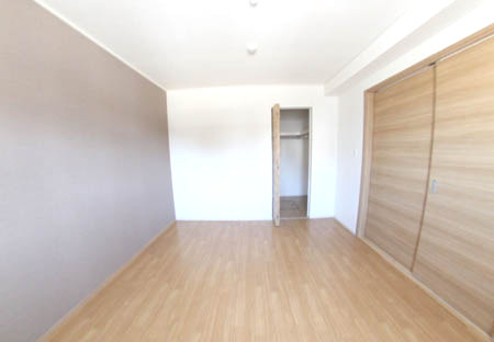 アルミック山荘の洋室|明るい洋室です