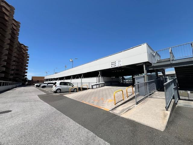 ライオンズヒルズ高知の駐車場