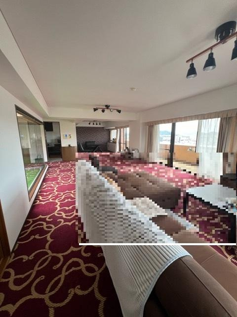 ライオンズヒルズ高知の居間・リビング