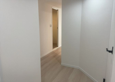 【内装】 | ロイヤルステージ北野 | 内装はとにかくおしゃれなものがいい！と選ぶ前に、まず住んだ後のことを想像してみましょう。住んでみたらコンセントの位置が悪くて使いにくいなど出てきます。事前にどの家電をどこに置くか想定しておきましょう。