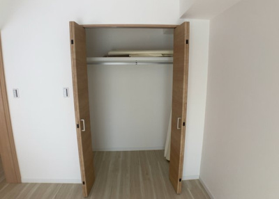 【収納】 | 藤和シティコープ橋本 | デザイン性を重視しすぎて収納が少なかった！なんてことにならないため、事前に現地で収納の数を確認しておくことをお勧めします。クローゼット以外にも床下収納や屋根裏収納、パントリーなどもチェックしましょう。