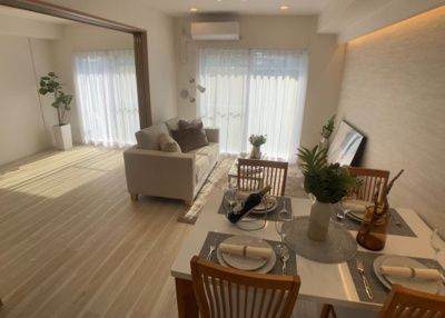 【居間・リビング】 | 藤和シティコープ橋本 | リビングの間取りの種類は大きくわけてリビングとダイニングが別になっているタイプ、リビングダイニング一体型です。どちらも一長一短ですので、家を選ぶ時はその両面をチェックして決めるようにしましょう。