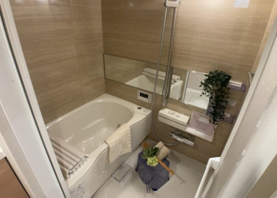 【浴室】 | 藤和シティコープ橋本 | 入浴時の快適さも大事なことですが、綺麗な状態を維持できなければ気持ちよく入浴できません。毎日の掃除が楽という点は大事なポイントになります！カビが生えにくく掃除がしやすい、壁や浴槽を選ぶといいでしょう。