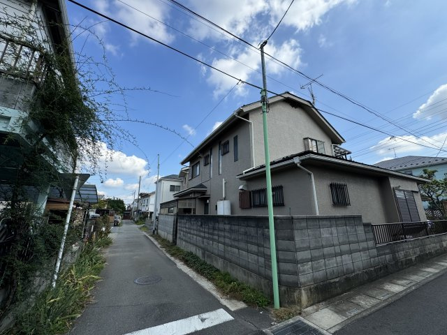 -三丁目不動産-　深谷市上野台の前面道路含む現地写真