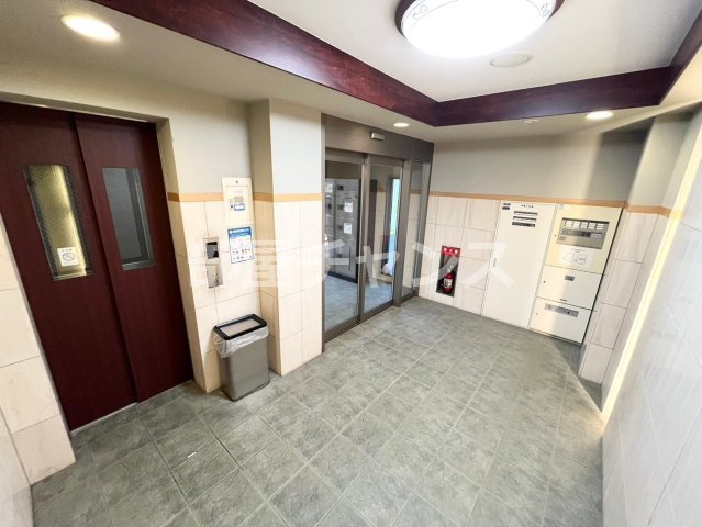 プランドール浅間町のロビー