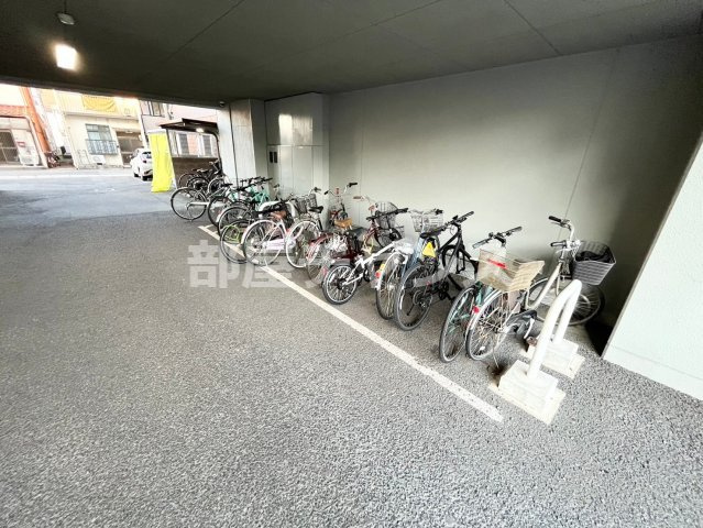 プランドール浅間町の駐車場
