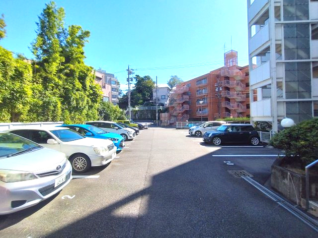 コープ野村八事の駐車場|敷地内駐車場　ご都合のよろしい日時に現地をご案内させて頂きます！是非、お問い合わせお待ちしております!!