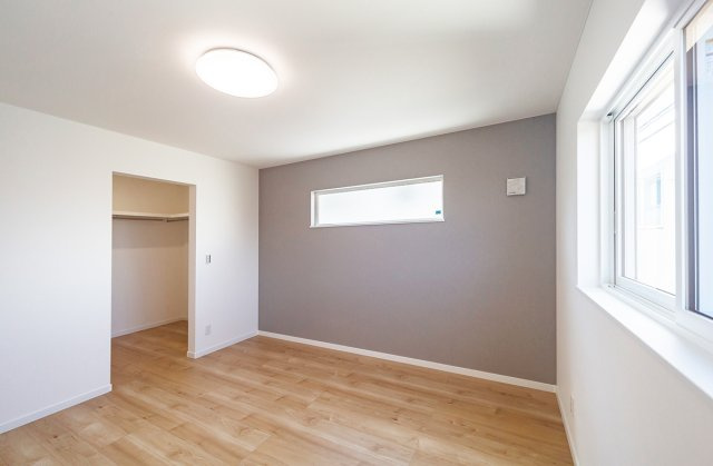 八戸市柏崎3丁目の洋室