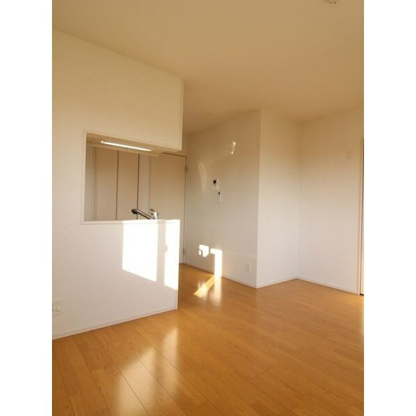 ラ・ソレイユの居間・リビング|こちらのリビングで趣味の時間をお楽しみください