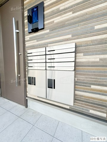 アイリスサンタ久留米のエントランス|宅配BOX付きで不在時の荷物の受け取りに便利です☆