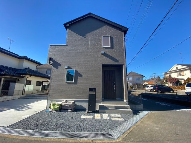 富里市立沢新田　23－1期　新築戸建　全１棟の前面道路含む現地写真