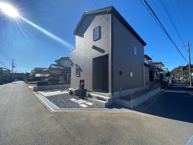 富里市立沢新田　23－1期　新築戸建　全１棟の前面道路含む現地写真