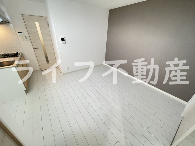 AND　TERRACE　TOMOIの内装|明るい室内です