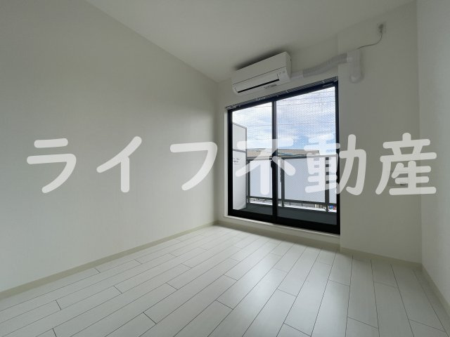 AND　TERRACE　TOMOIの内装|明るい色調の室内です