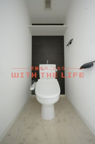 ALLEYⅢ（アレイスリー）の玄関|明るい玄関です