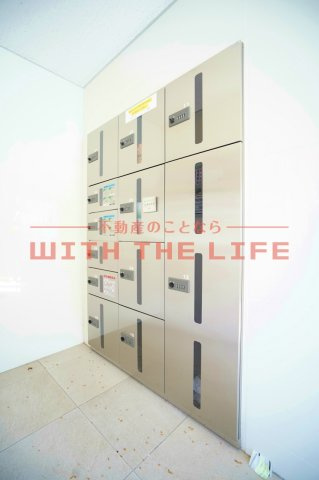 ALLEYⅢ（アレイスリー）のエントランス|落ち着いたエントランスです