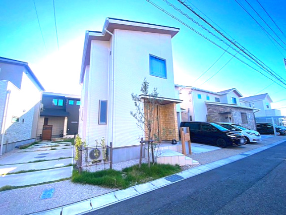 【前面道路含む現地写真】の画像