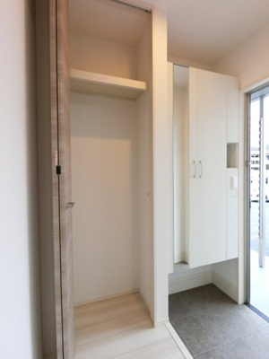 【収納】 | フェアビアンカ | 鏡付きシューズボックスと収納スペース