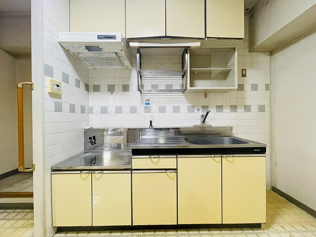 【キッチン】 | 東峰マンション博多駅東 | 水回りのリフォームもご提案いたします◎主流の引き出しタイプのキッチンはモノの整理がしやすいです◎