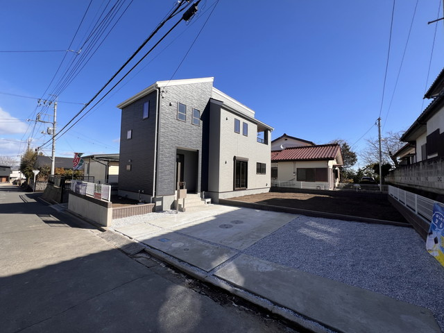新築　藤岡市上落合　Livele Garden.S　１号棟の前面道路含む現地写真|現地写真　西側接道幅員約4.8ｍ