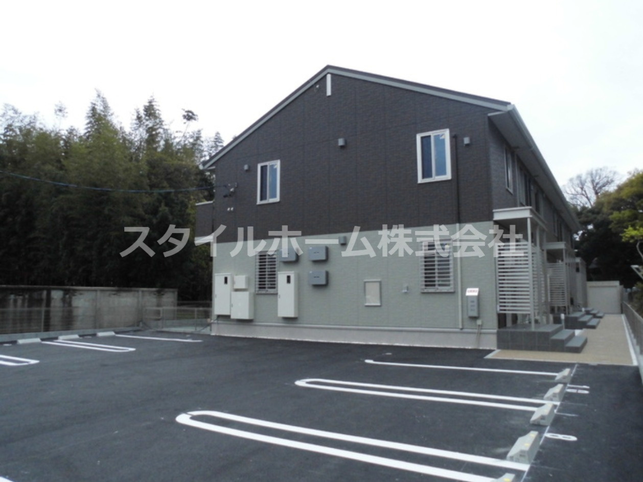 SECONDライムの駐車場