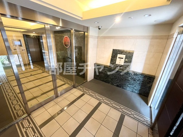 ライジングコート名古屋駅前東のエントランス