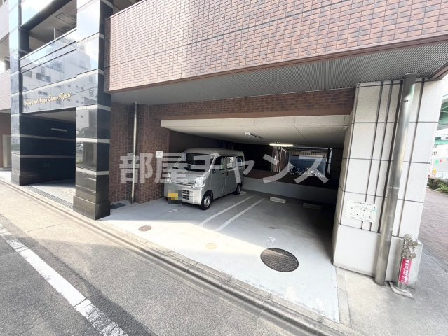 ライジングコート名古屋駅前東の駐車場
