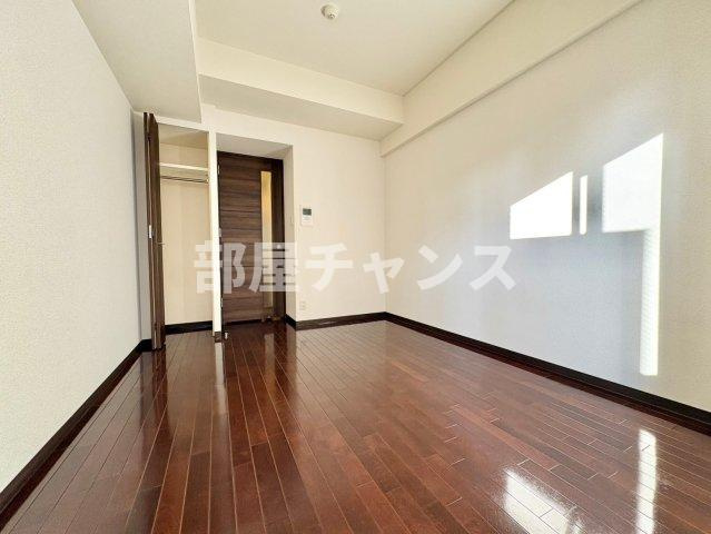 ライジングコート名古屋駅前東の寝室