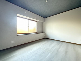 【洋室】 | 2階洋室6帖