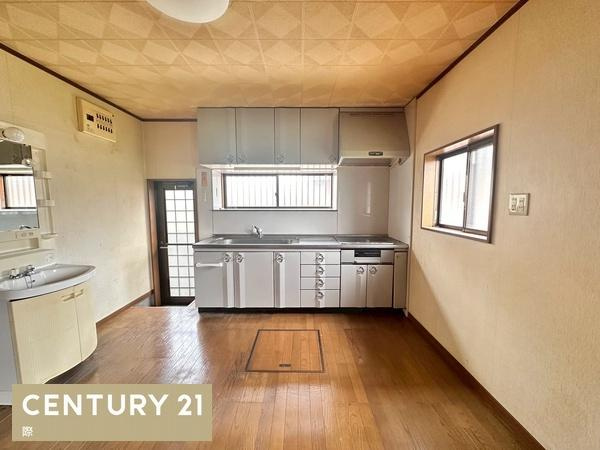 和歌山市市小路　中古戸建の居間・リビング