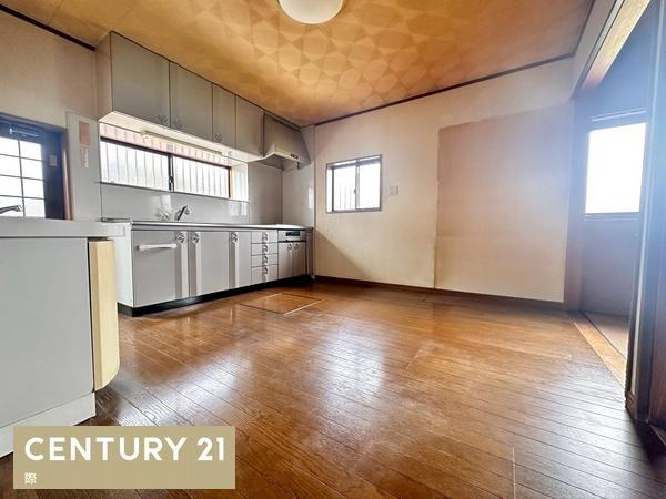 和歌山市市小路　中古戸建の居間・リビング