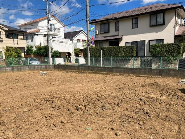 世田谷区鎌田３丁目の売地の前面道路含む現地写真|区画整理地内の美しい街並み。二子玉川駅前まで平坦徒歩圏内です！至二子玉川駅・成城学園前駅までのバス停もとても近く通勤通学にもとても便利です。