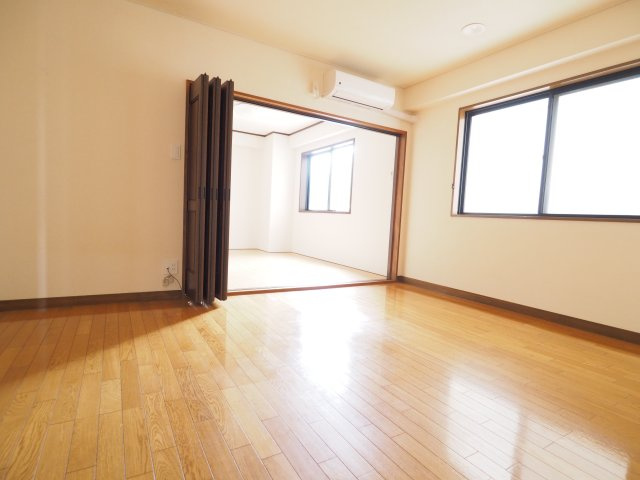 メゾンいわおしの洋室