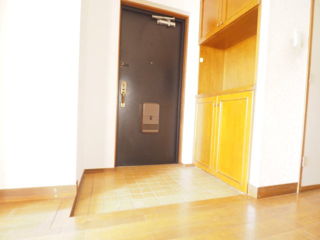 メゾンいわおしのエントランス