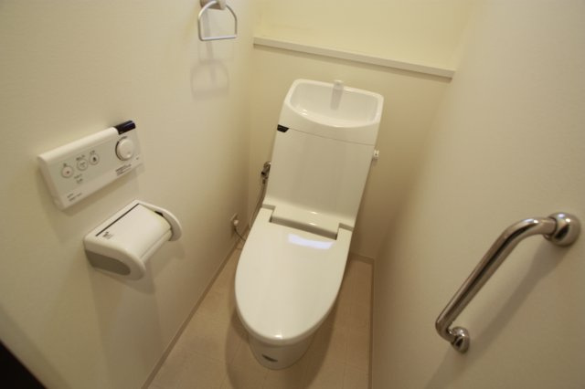 First　ancｈorのトイレ