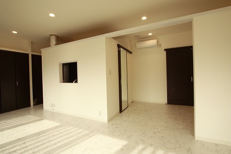 First　ancｈorの居間・リビング