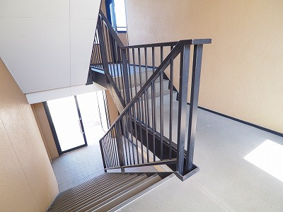 ダンディライオンの内装