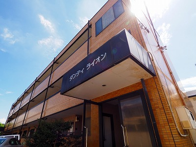 ダンディライオンの駐車場