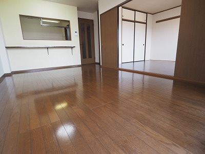 高崎市江木町の賃貸マンションの居間・リビング