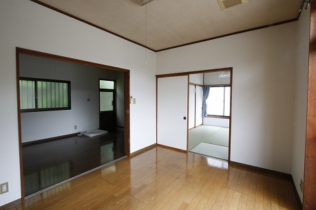 安中市松井田町二軒在家の一戸建ての居間・リビング