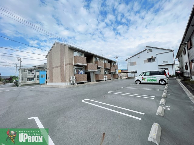 エトーレの駐車場