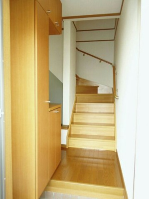 【玄関】 | フォレストパレス | 収納もある玄関です