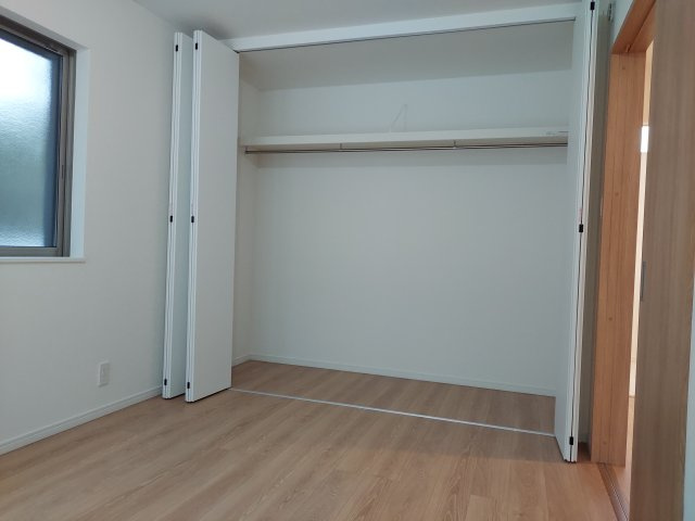 宝塚市泉ガ丘一戸建の洋室|1階洋室約6帖